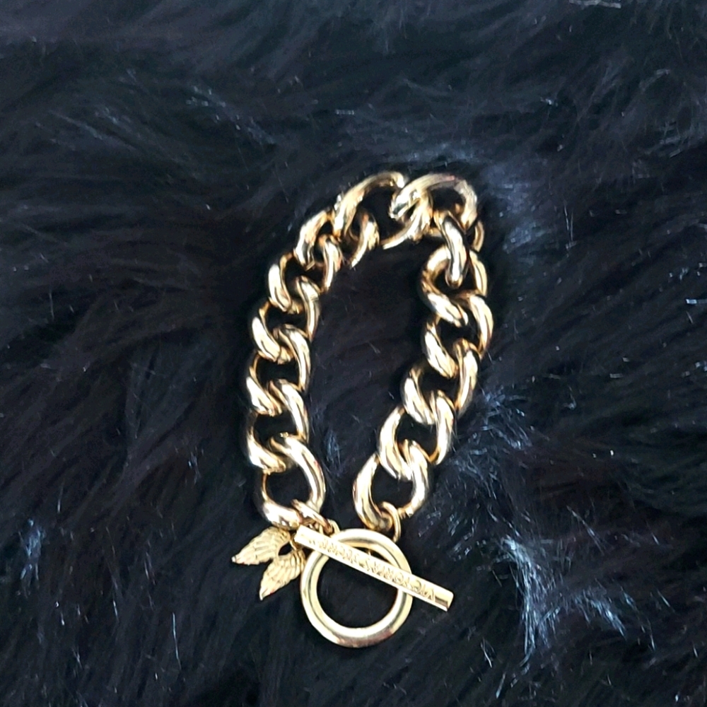 🤩VS Swag Bundle🤩 - Picture 2 of 5